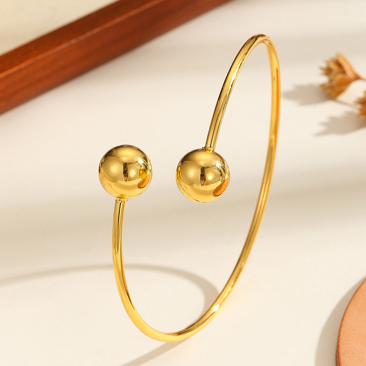 Elegant and Fashionable Bracelet