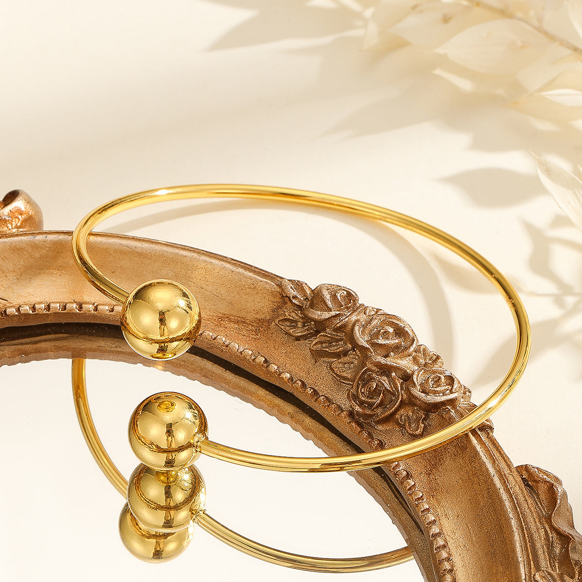 Elegant and Fashionable Bracelet