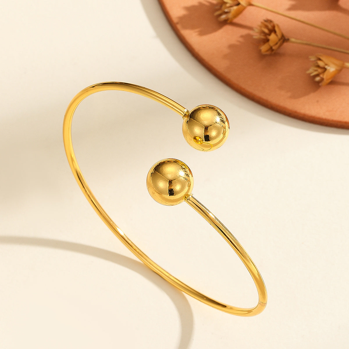 Elegant and Fashionable Bracelet